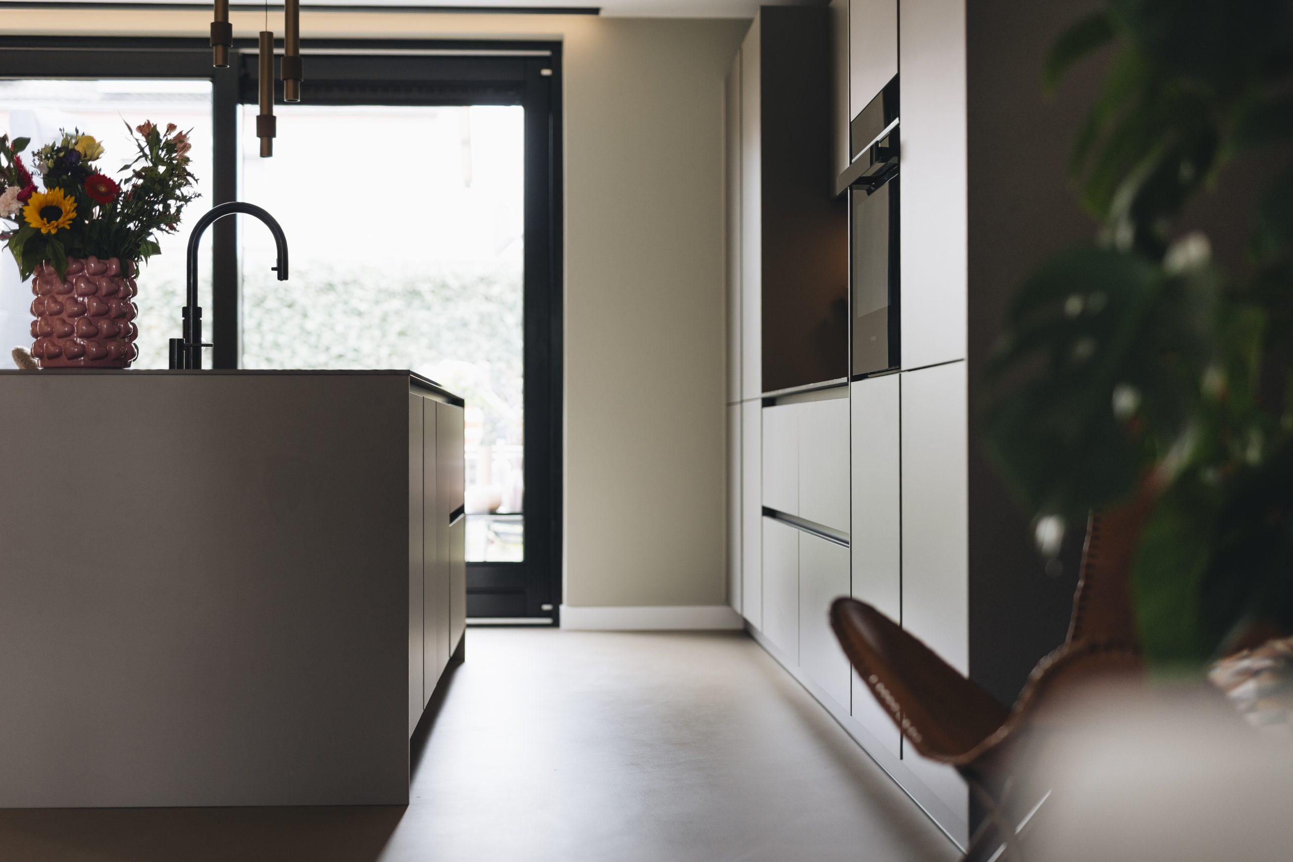 gietvloer - keuken - Aanhuis makeover Didam