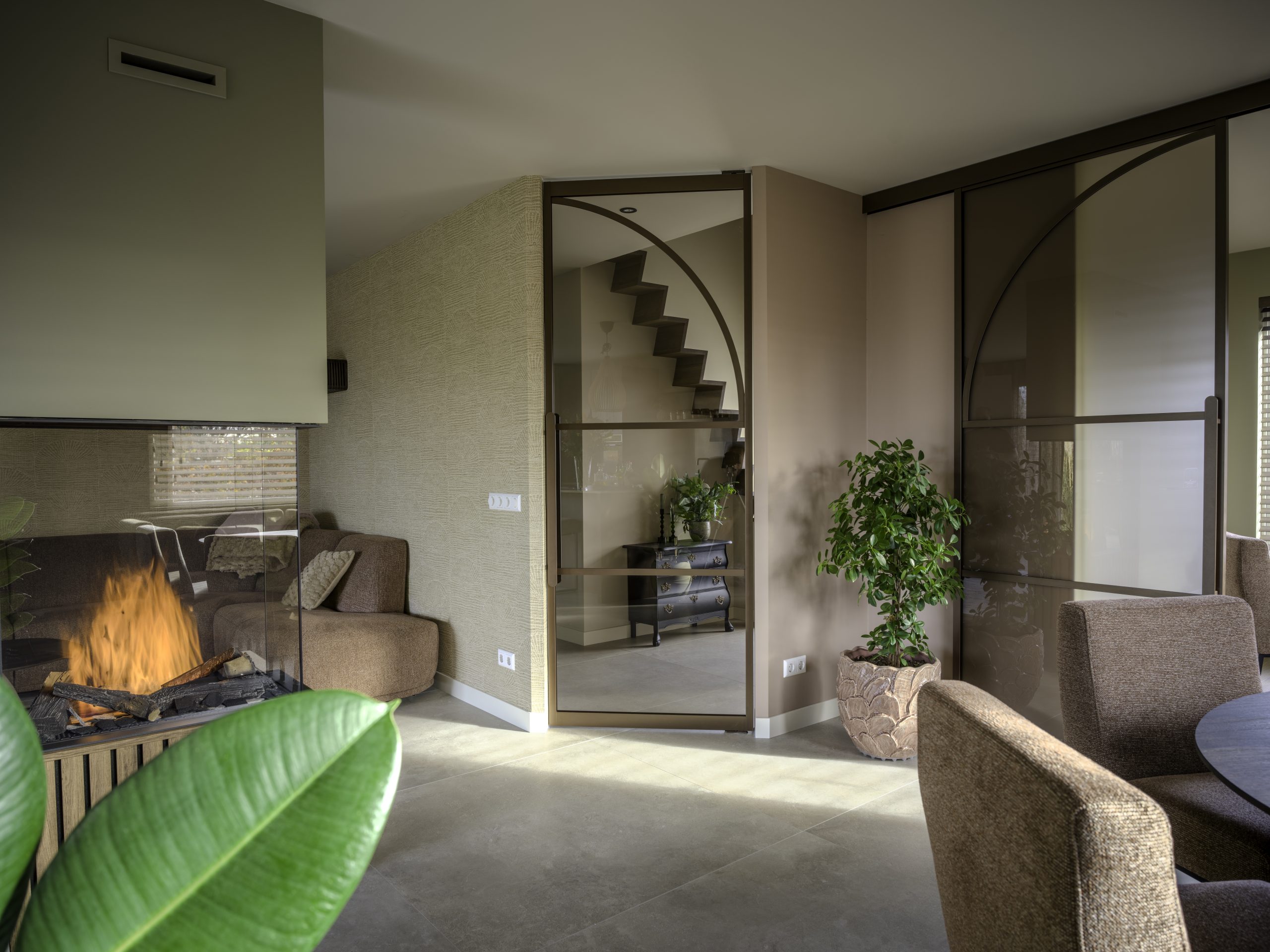 keramische tegels - woonkamer-eetkamer - Aanhuis makeover Ter Aar