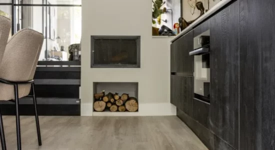 AH-vtwonen-S17-a5-Rotterdam-new-chic-pvc-click-Moduleo-elektrische-vloerverwarming-keuken-staand-2