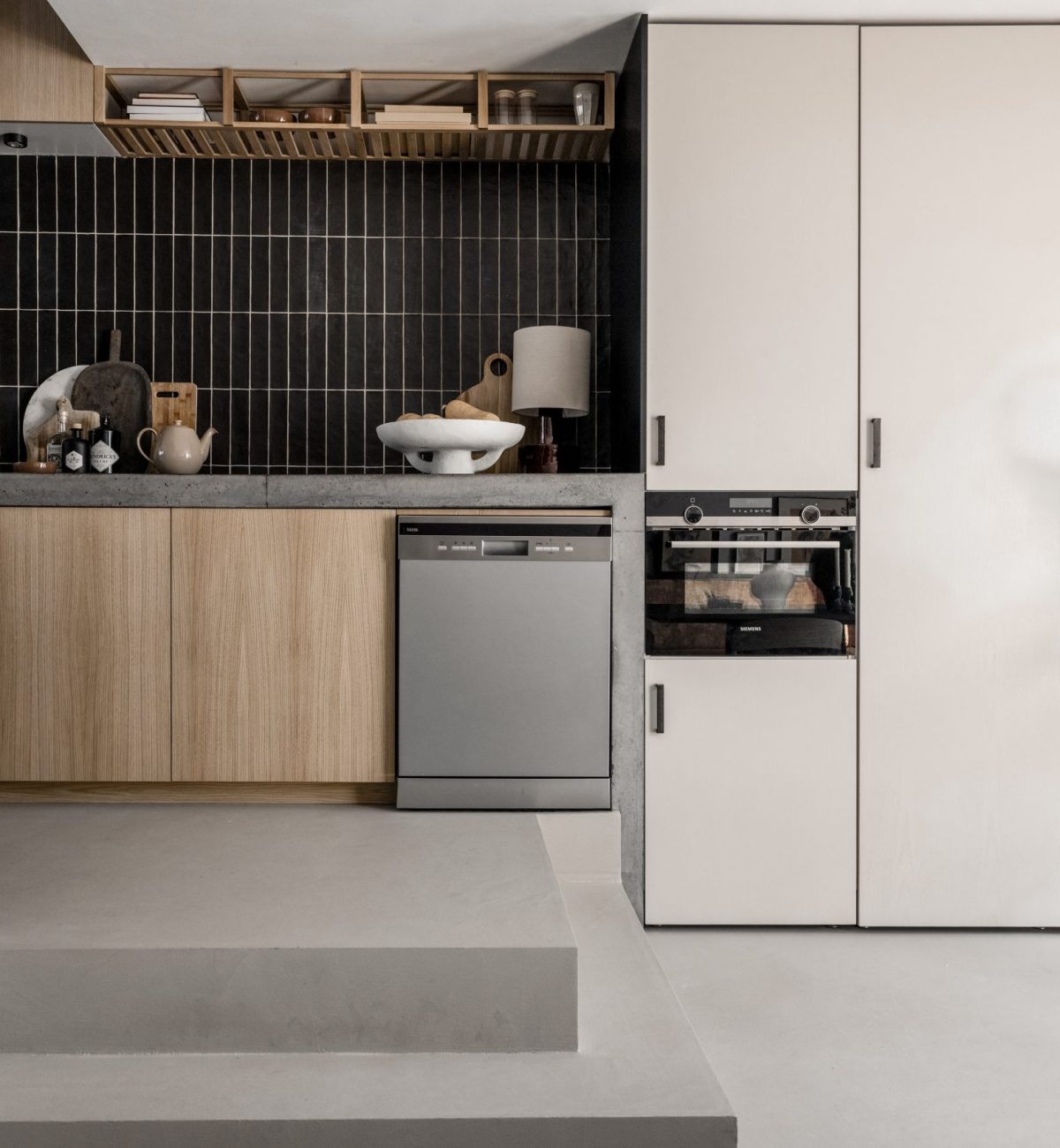 AH - vtwonen - S21 - a4 - muiden - japandi - keuken - gietvloer - liggend (3)